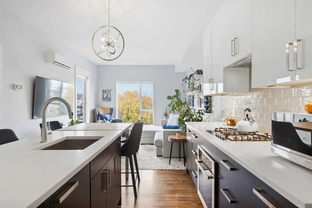 1521 26 Avenue SW #405