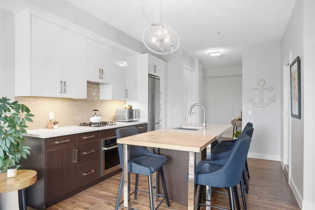 1521 26 Avenue SW #405