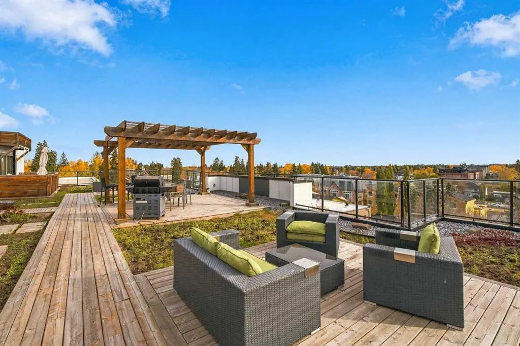 1521 26 Avenue SW #405
