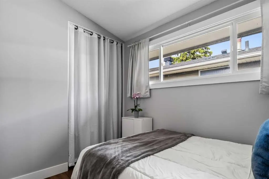 6516 Crowchild Trail SW