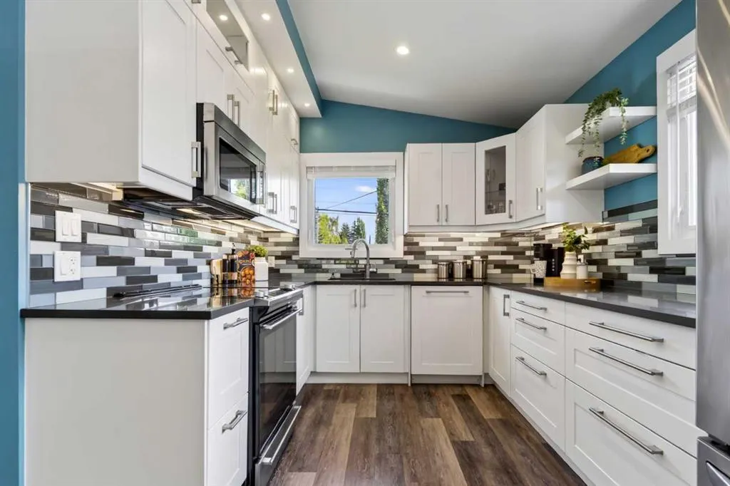 6516 Crowchild Trail SW