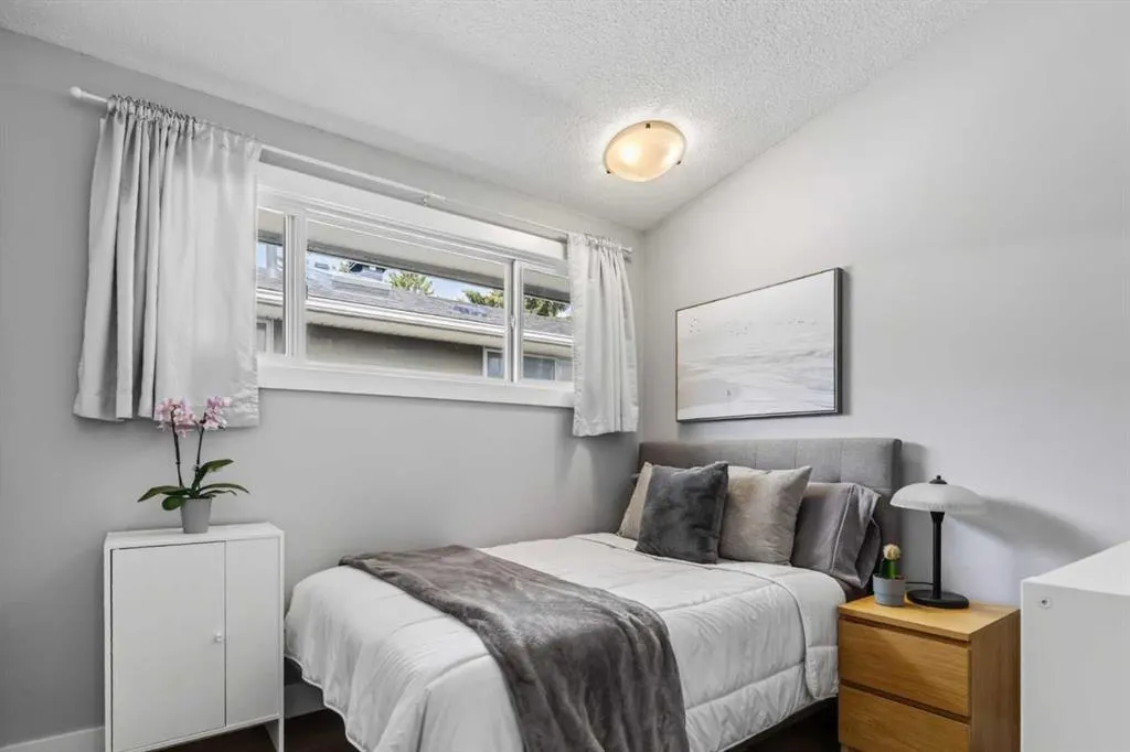 6516 Crowchild Trail SW