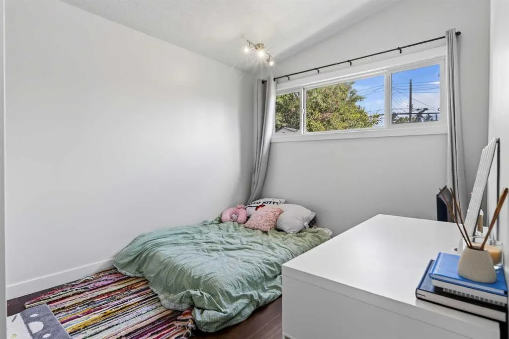 6516 Crowchild Trail SW