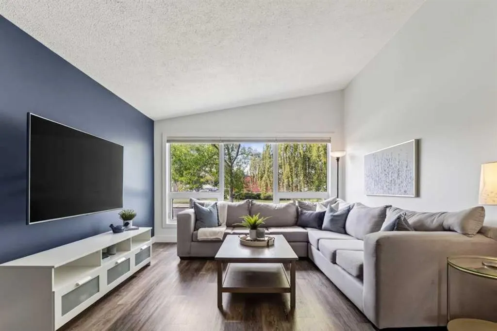 6516 Crowchild Trail SW