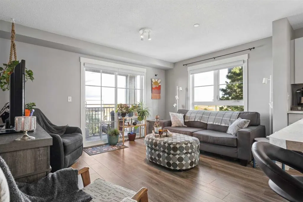 279 Copperpond Common SE #4201