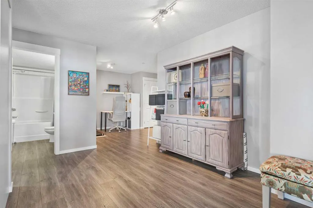 279 Copperpond Common SE #4201