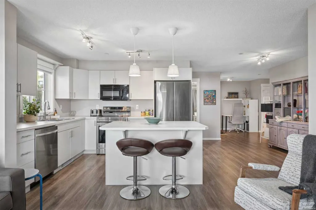 279 Copperpond Common SE #4201
