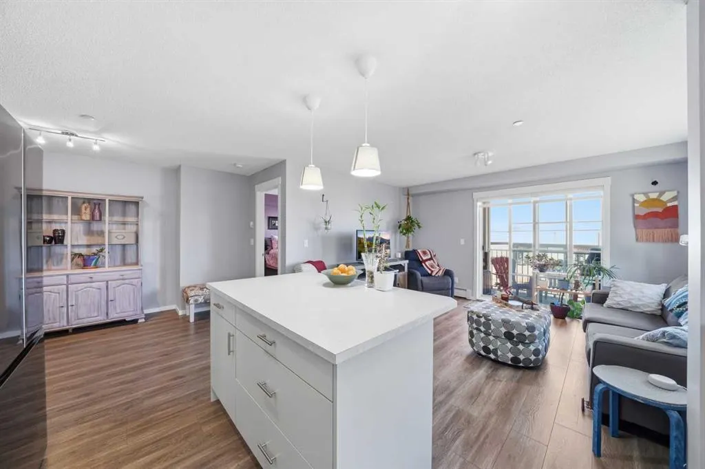 279 Copperpond Common SE #4201