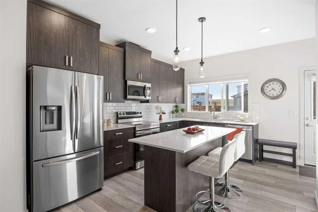 251 Chinook Gate Boulevard SW