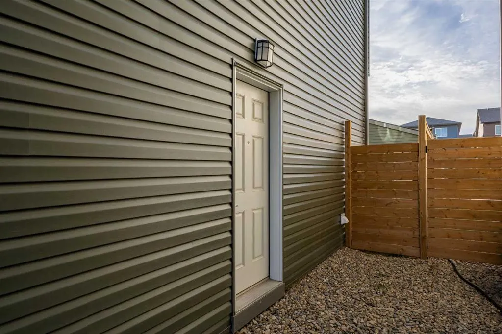 251 Chinook Gate Boulevard SW