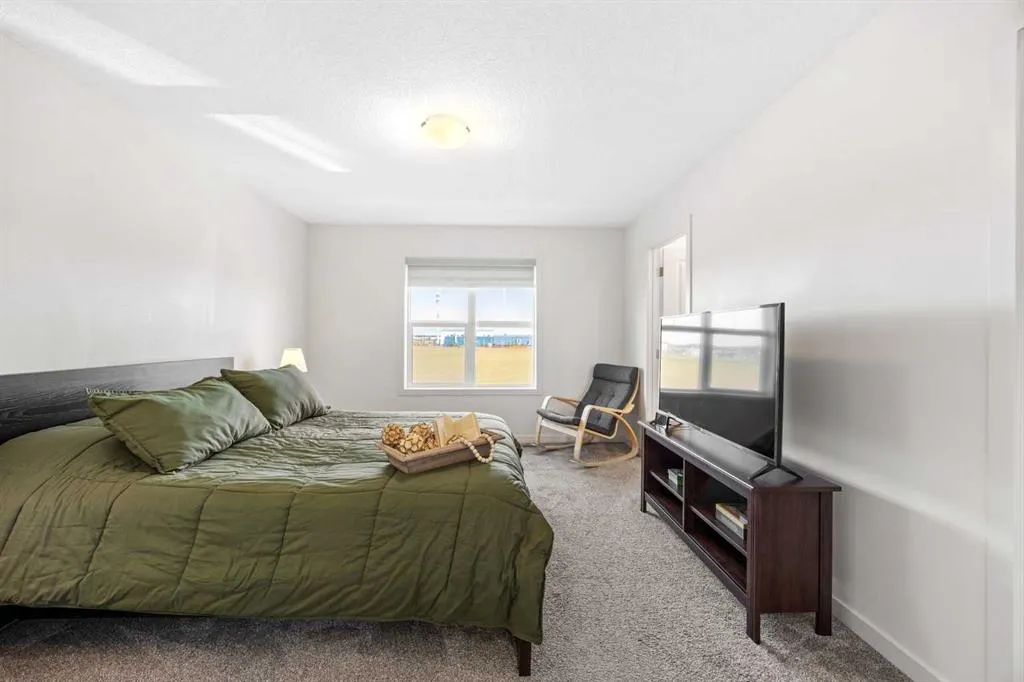 251 Chinook Gate Boulevard SW