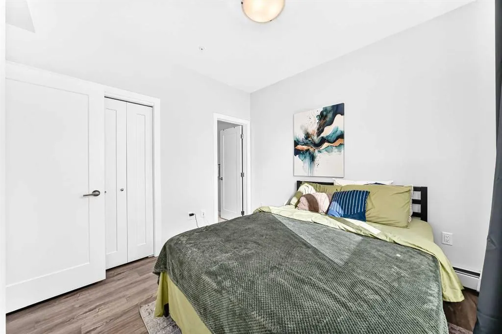 25 Walgrove Walk SE #110