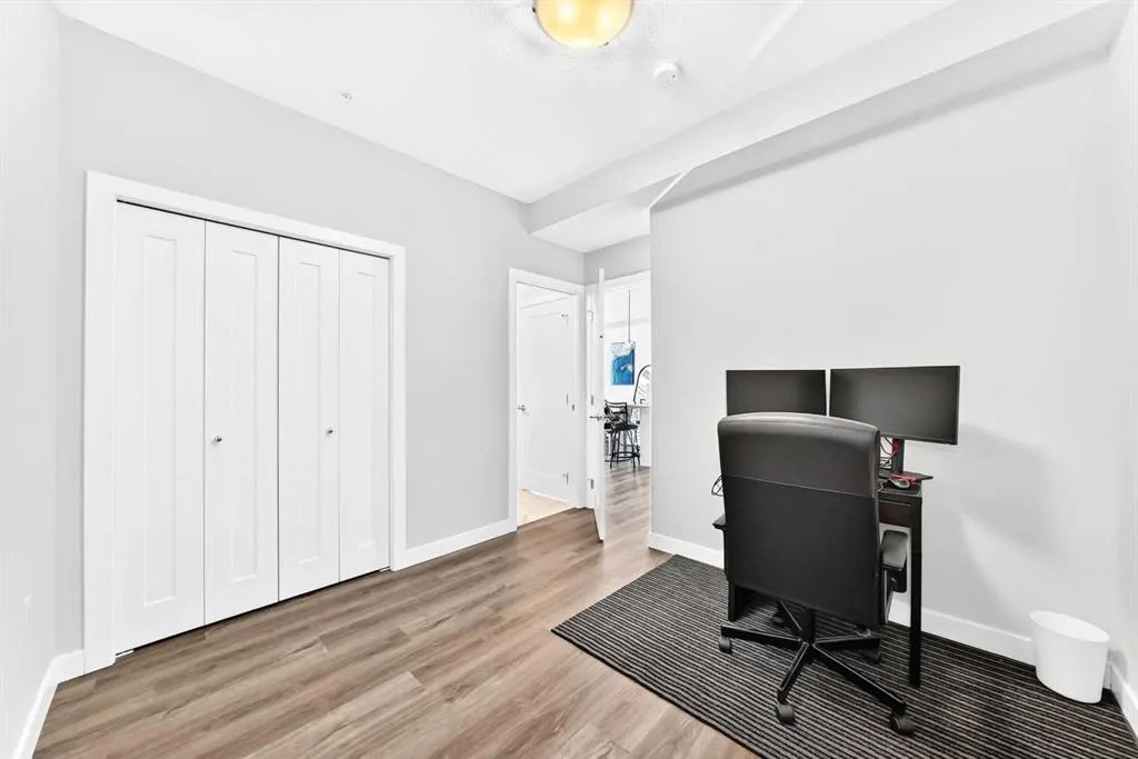 25 Walgrove Walk SE #110