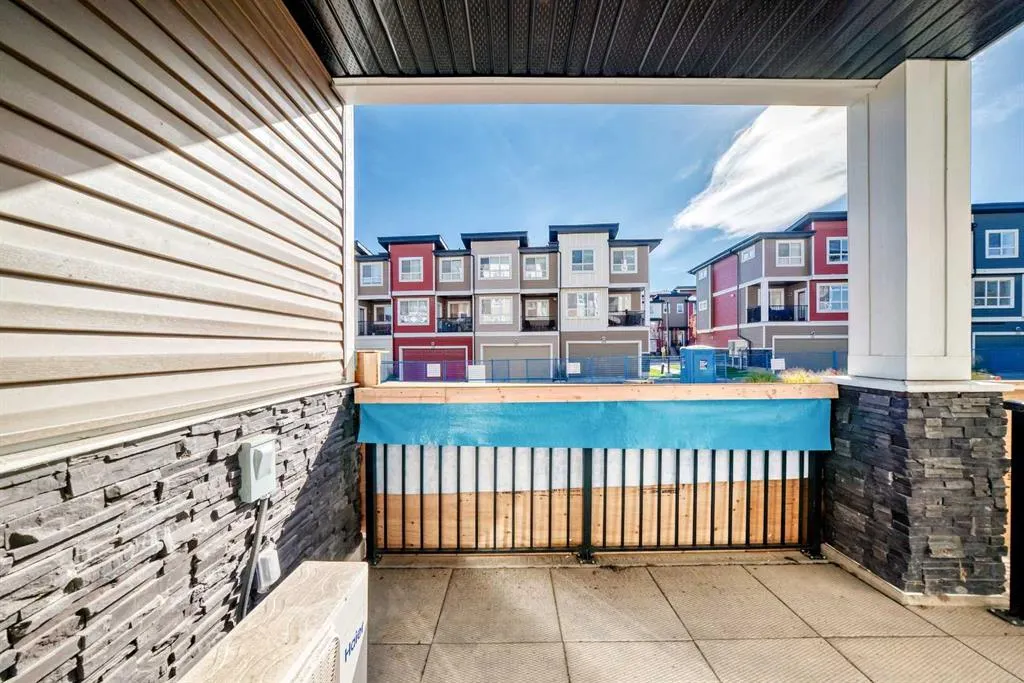 25 Walgrove Walk SE #110