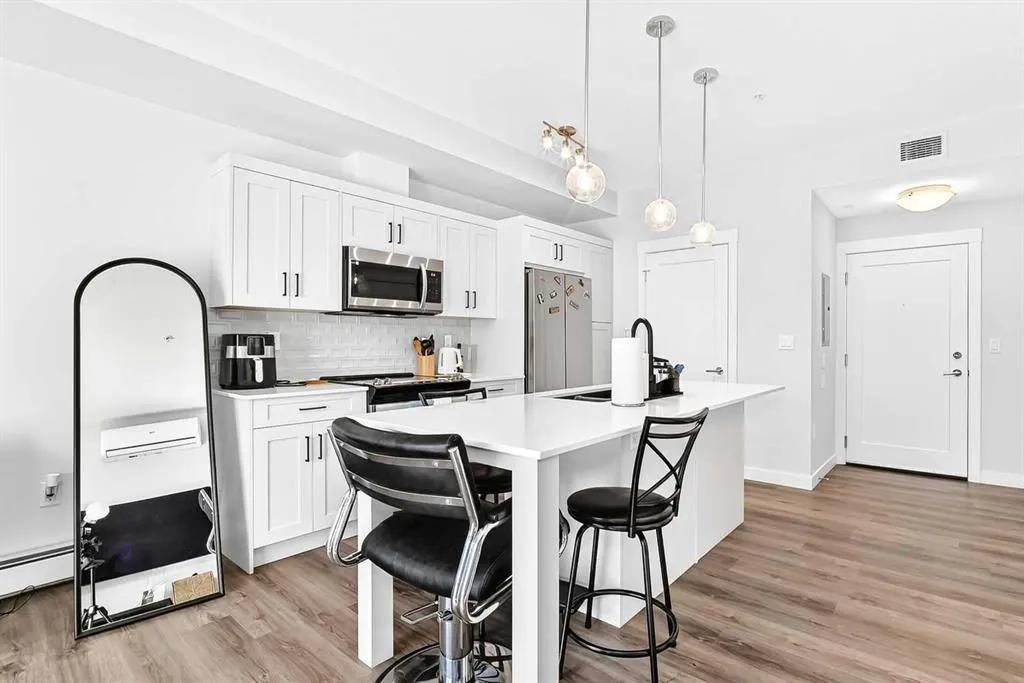 25 Walgrove Walk SE #110