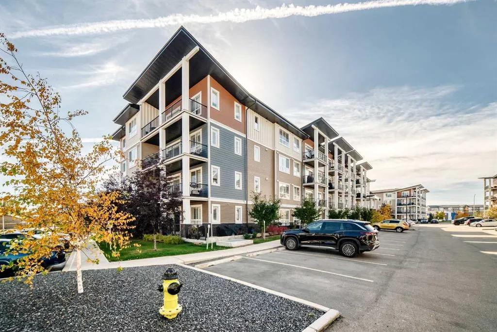 25 Walgrove Walk SE #110
