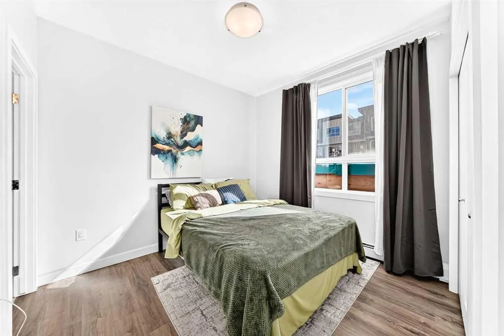 25 Walgrove Walk SE #110