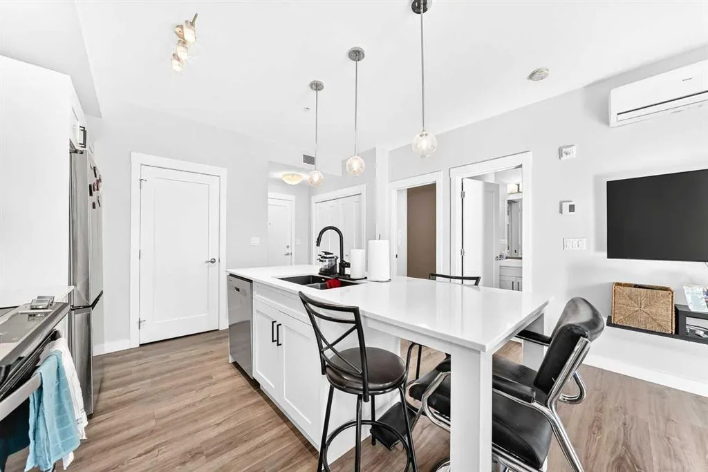 25 Walgrove Walk SE #110