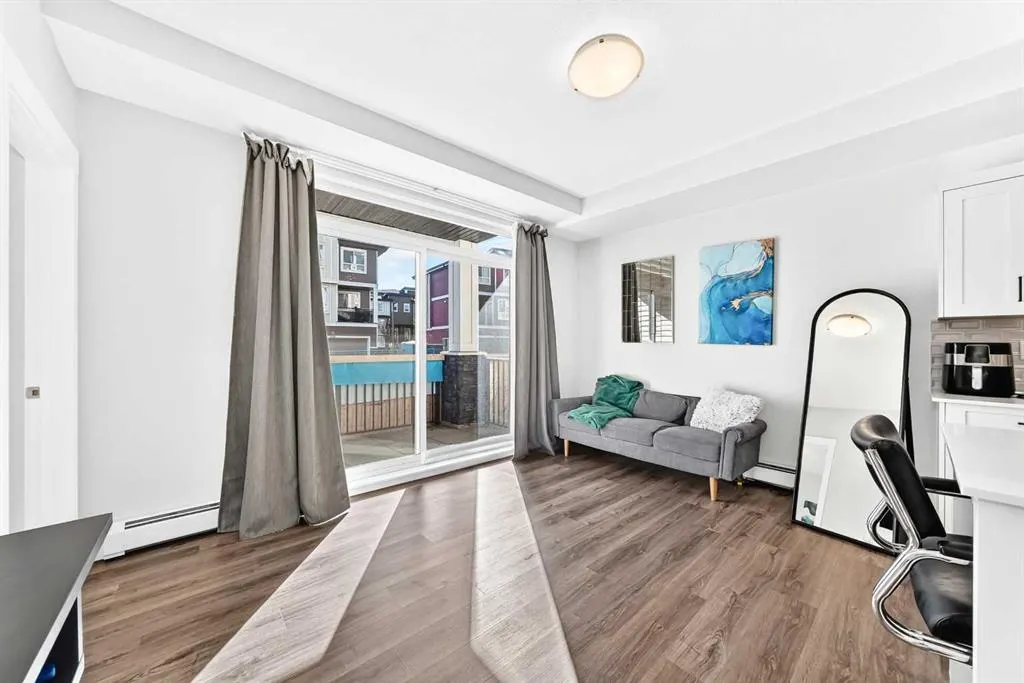 25 Walgrove Walk SE #110