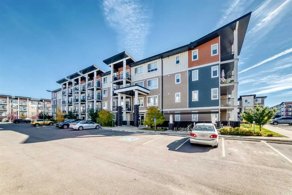 25 Walgrove Walk SE #110