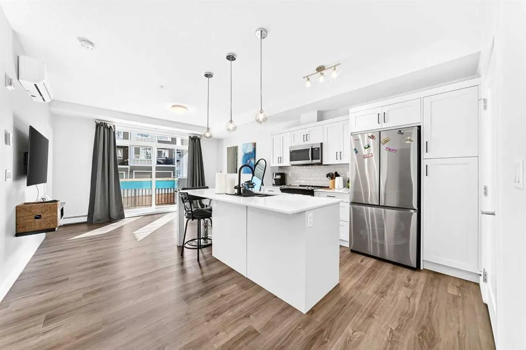 25 Walgrove Walk SE #110