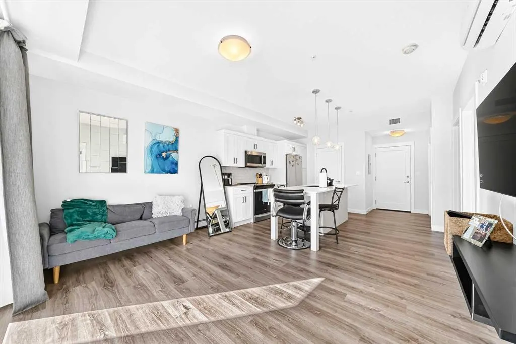 25 Walgrove Walk SE #110