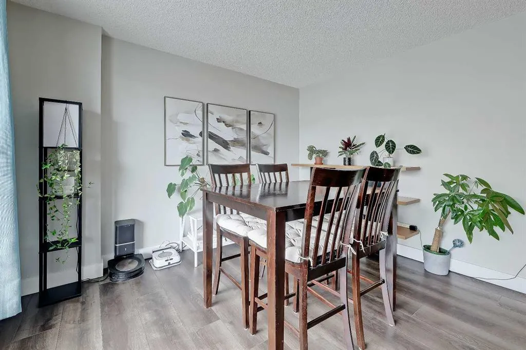 718 12 Avenue SW #708