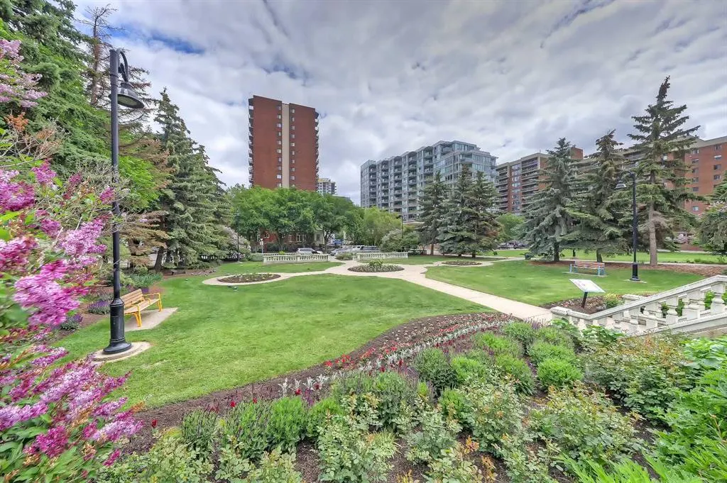718 12 Avenue SW #708
