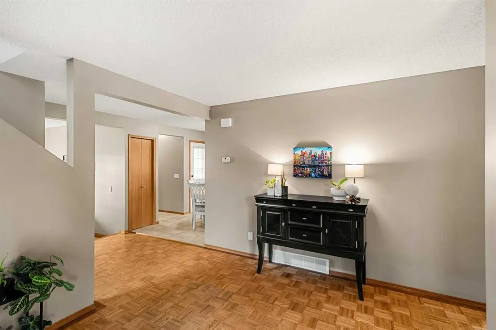 54 Deerview Terrace SE