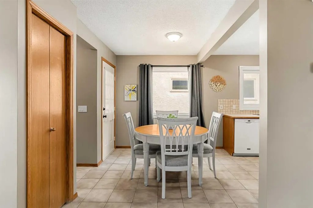 54 Deerview Terrace SE