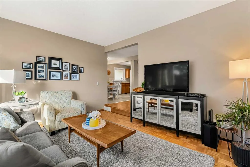 54 Deerview Terrace SE