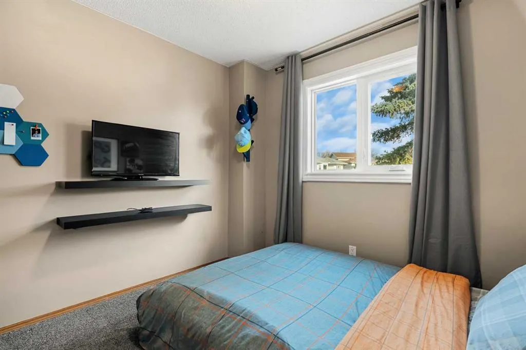 54 Deerview Terrace SE