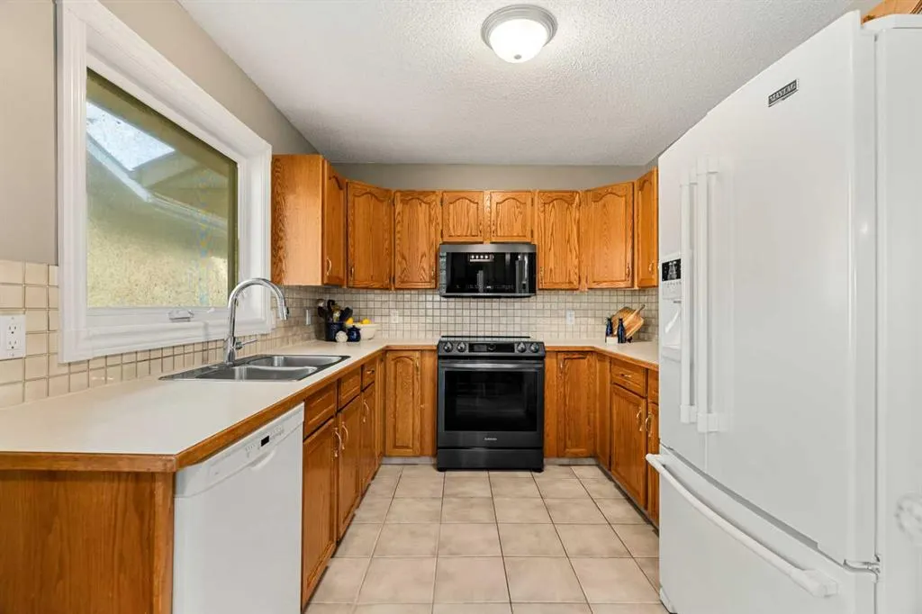 54 Deerview Terrace SE