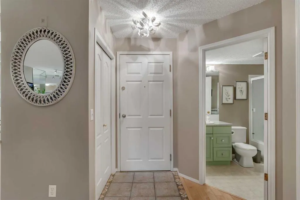 10 Sierra Morena Mews SW #215