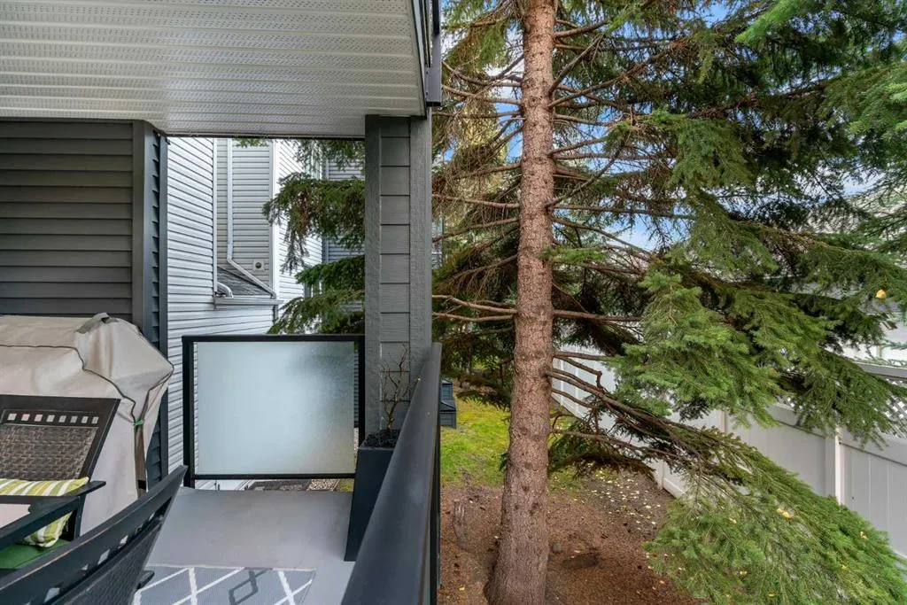 10 Sierra Morena Mews SW #215