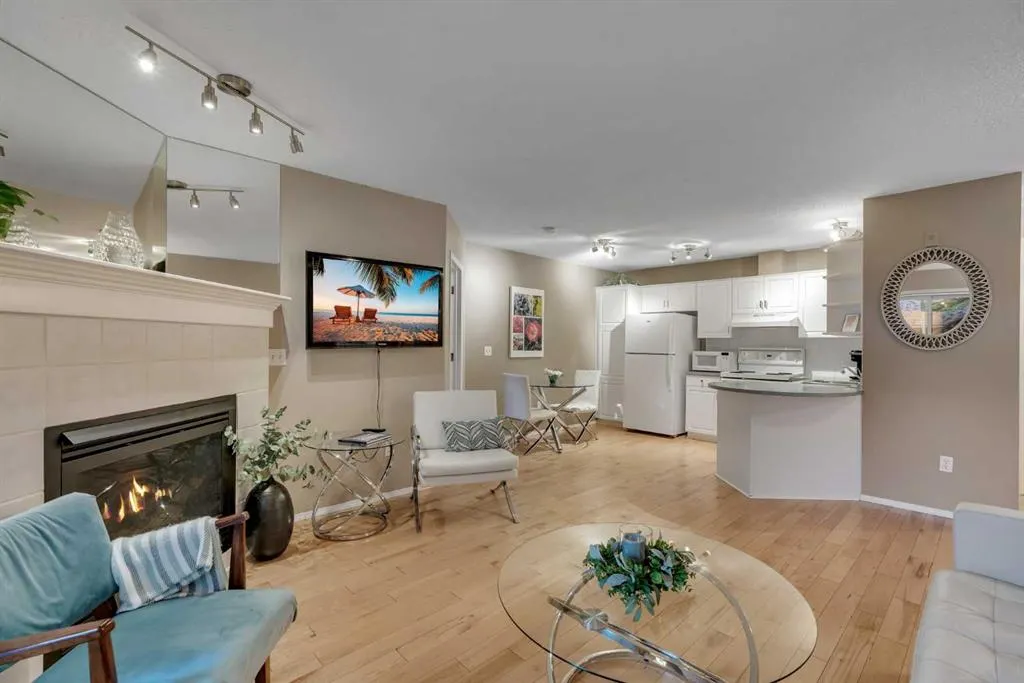 10 Sierra Morena Mews SW #215