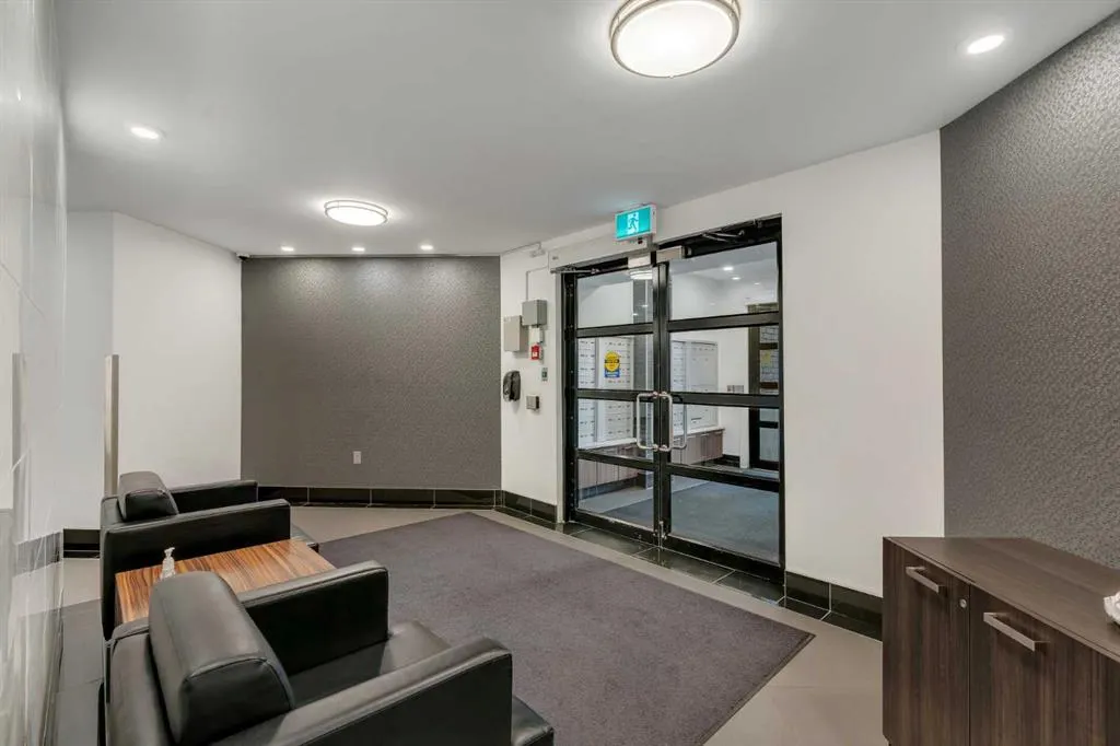10 Sierra Morena Mews SW #215