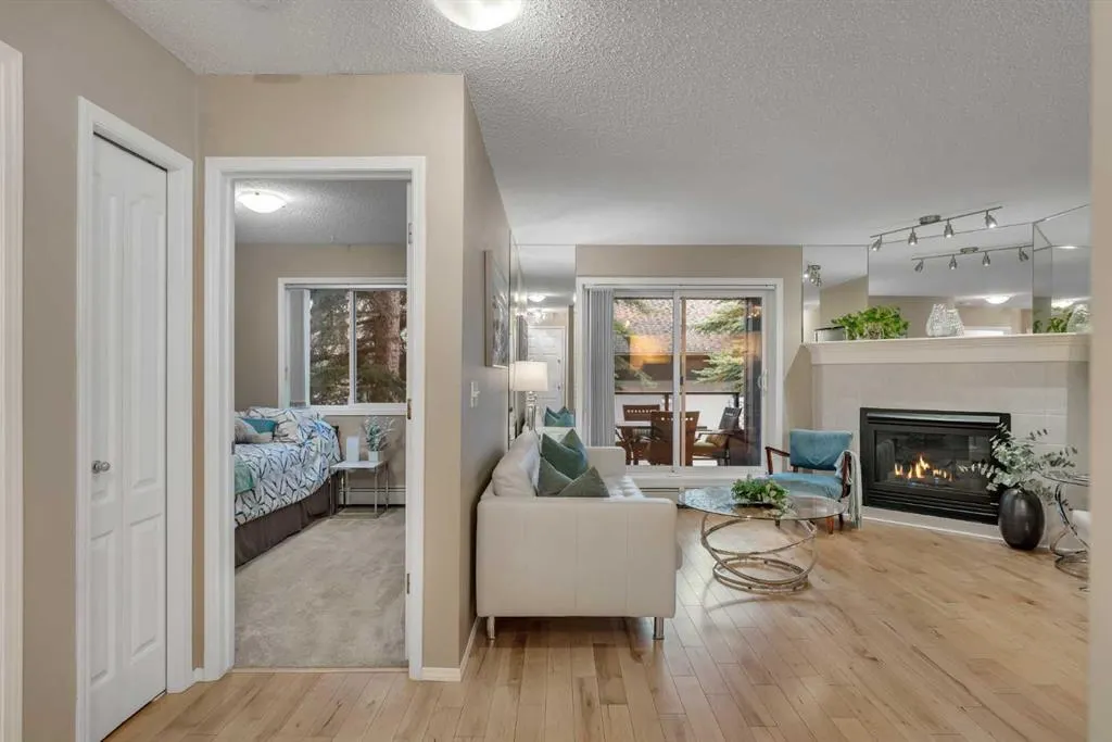10 Sierra Morena Mews SW #215