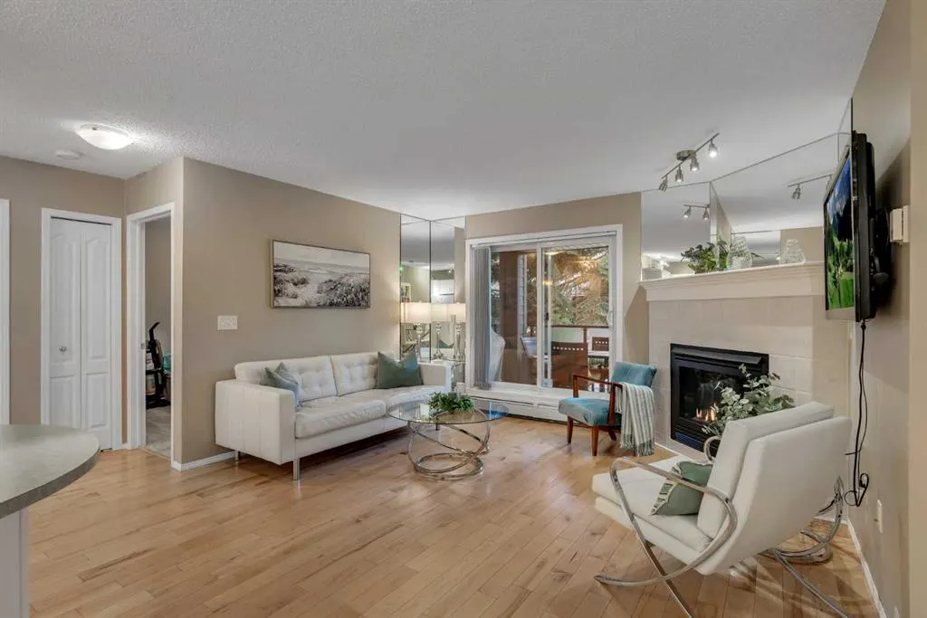 10 Sierra Morena Mews SW #215