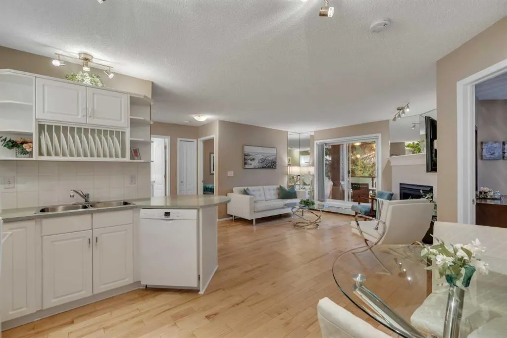 10 Sierra Morena Mews SW #215