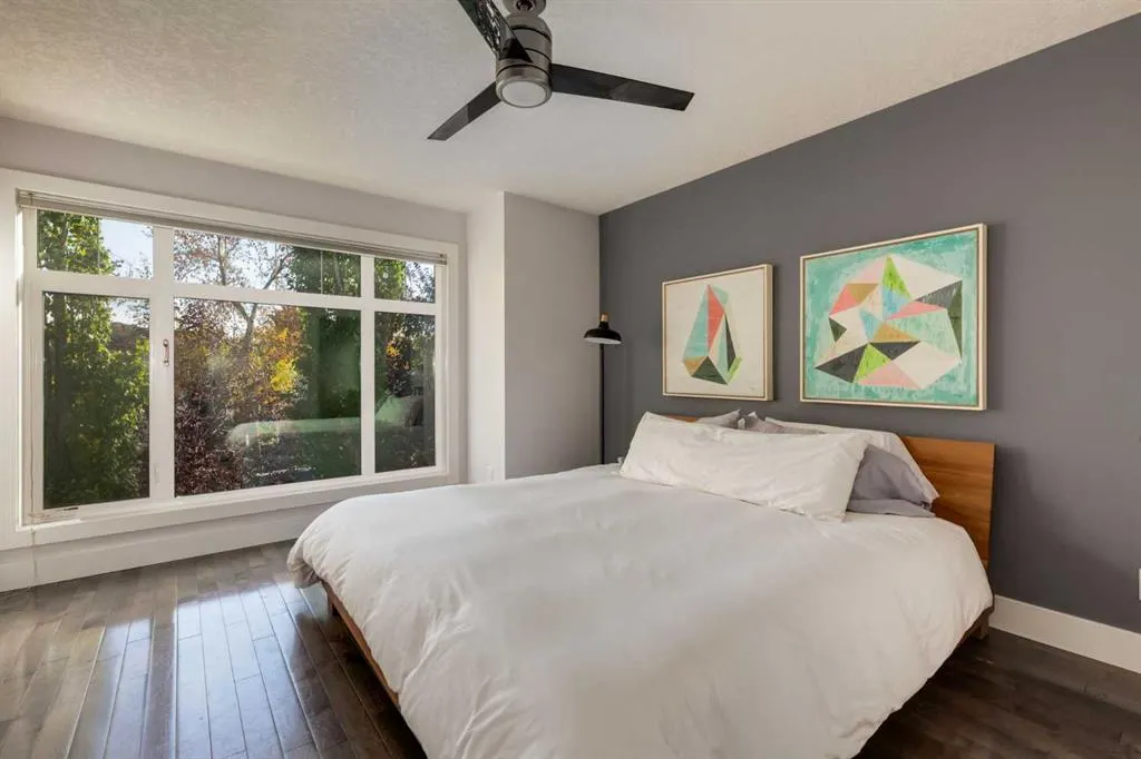 306 12 Avenue NE #1