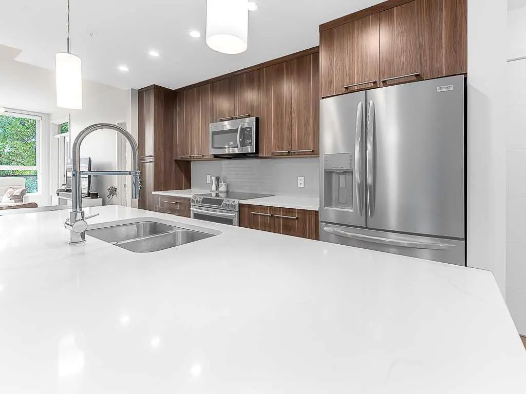 317 22 Avenue SW #302