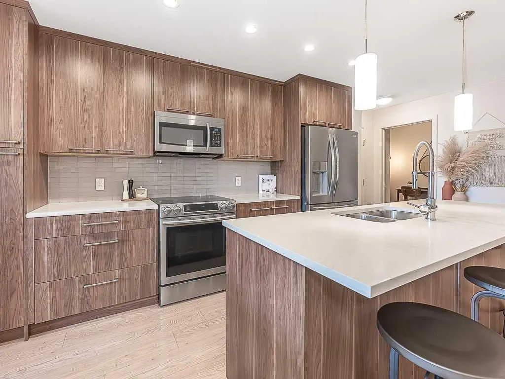317 22 Avenue SW #302