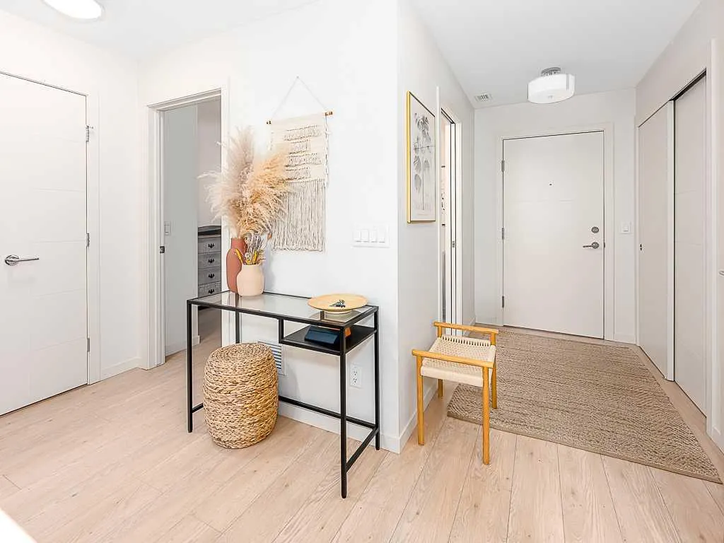 317 22 Avenue SW #302