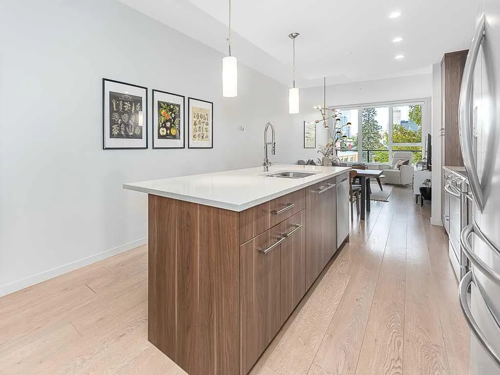 317 22 Avenue SW #302