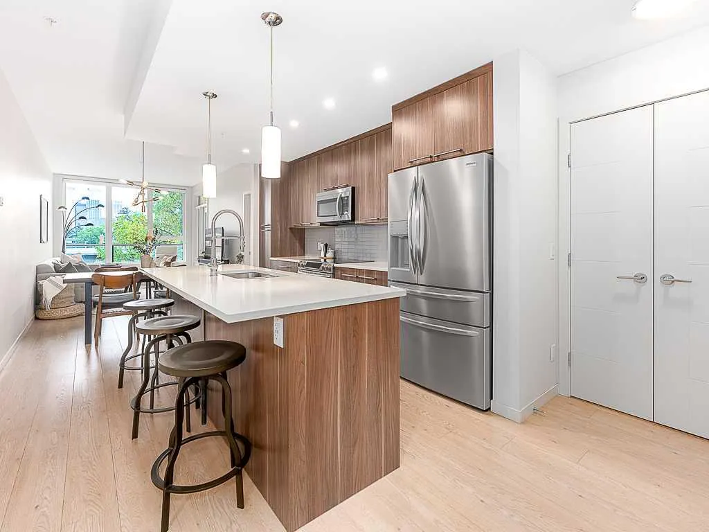 317 22 Avenue SW #302
