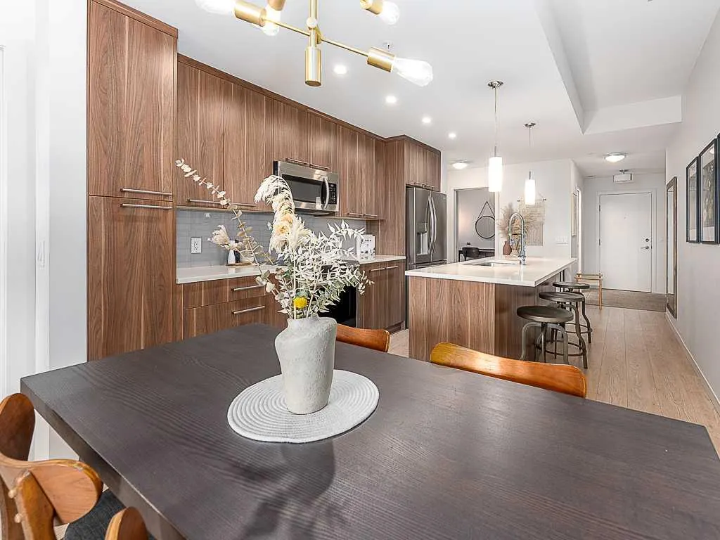 317 22 Avenue SW #302