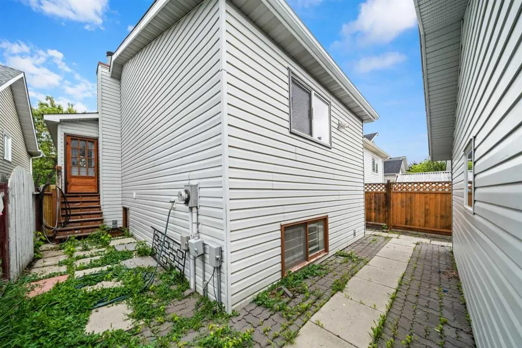 107 Tararidge Close NE