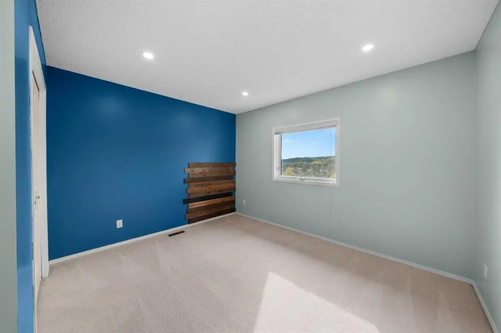 52 West Mitford Crescent