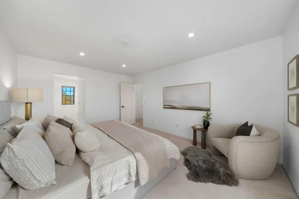 52 West Mitford Crescent